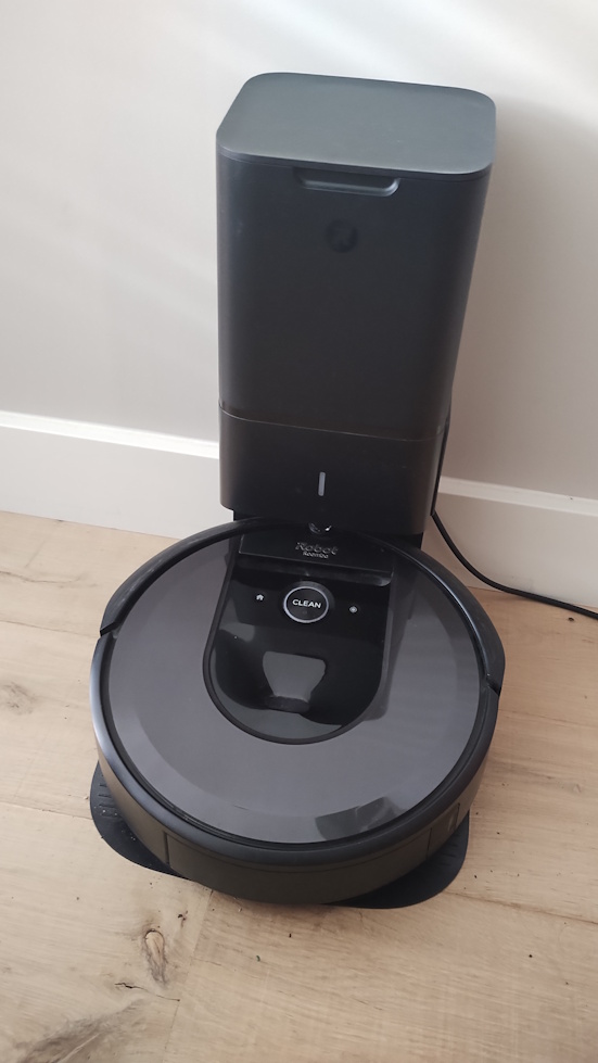 Roomba i7+ leegstation